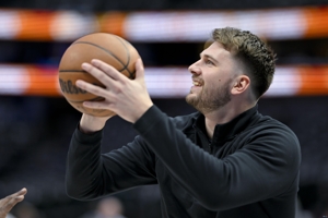 Doncic ghi ít nhất 25 điểm và 15 kiến ​​tạo lần thứ 20 trong sự nghiệp, vượt qua Paul và đồng hạng 7 lịch sử với Westbrook.