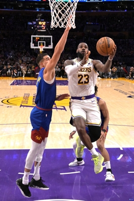 Skip: Sau khi Malone giành chức vô địch, anh ấy nói Nuggets là cha đẻ của Lakers. Tôi tưởng James là GOAT?