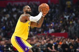 Bỏ qua: Lakers không sợ xếp thứ 8 và chơi Sấm sét số 1, cũng không sợ Nuggets & họ chỉ luôn thua ở những thời điểm quan trọng.