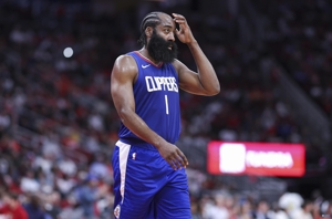 Clippers gặp Bucks trên sân nhà, George sẽ không thi đấu, nhưng Harden sẽ tiếp tục thi đấu.