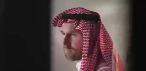 Messi mặc đồ kiểu Saudi Arabia và xuất hiện trong video quảng cáo