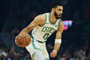 Một cách dễ dàng! Tatum thực hiện 8 trong số 17 quả và ghi 6 quả ba điểm, ghi 30 điểm, 6 rebound và 6 kiến ​​​​tạo.