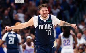 Người lính được cứu! Doncic sút 6 trên 27 và ghi một cú triple-double với một pha phản công ấn tượng.