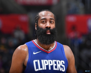 Khá thỏa đáng! Harden điền vào cột chỉ số trong giờ nghỉ giải lao, ghi 10 điểm và 4 rebound khi bắn 4/8 và 1/3 phạm vi ba điểm.