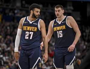 Ngày mai Nuggets sẽ đối đầu với Grizzlies và Murray có thể vắng mặt vì chấn thương.