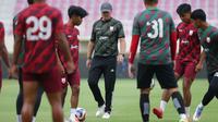 Hadapi Persib di BRI Super League, Pelatih Persis: Keyakinan Sangat Penting demi Tumbangkan Raksasa!